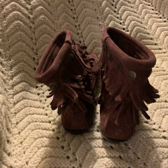 EUC Minnetonka Maroon Burgundy Leather Double Fringe Side Zip Moccasins size 9 - Picture 5 of 6